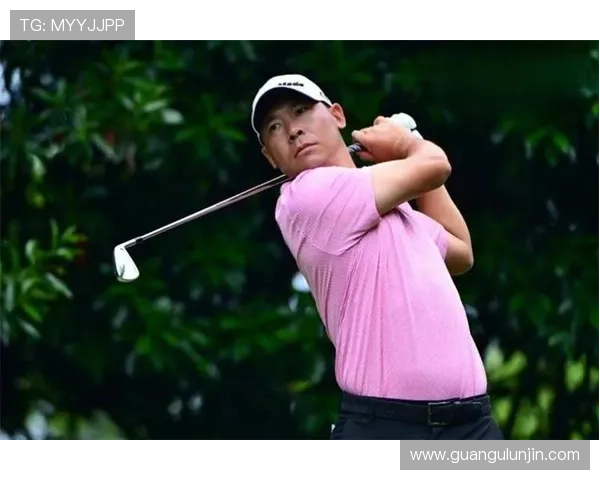 张新军横店职业赛首秀强势狂飙八鸟一鹰六十二杆刷新纪录佳绩新高