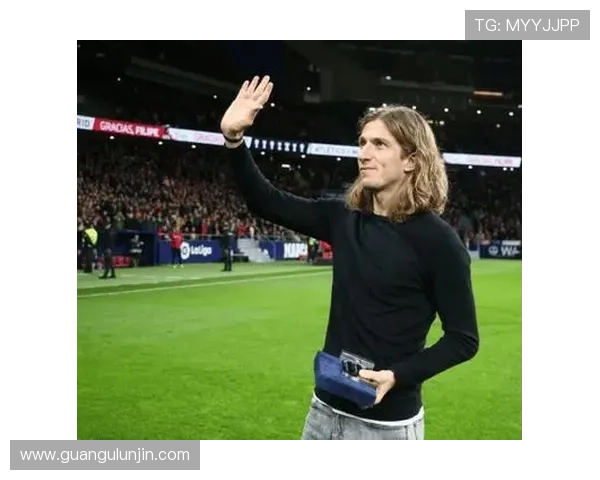 弗拉门戈总监盛赞费利佩路易斯具备欧洲执教能力 弗拉门戈总监盛赞费利佩路易斯具备欧洲执教能力